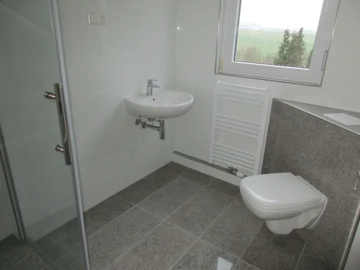 Gemütliche 3-Zimmer-Dachgeschosswohnung mit großer Dachterrasse und Garten in Dühren, Sinsheim, Foto 10 von 12