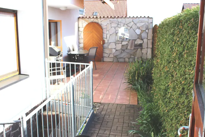 Exklusive 4,5-Zimmerwohnung über 2 Ebenen mit 2 Terrassen, Garten, Garage und 2 Stellplätzen in Adersbach, Sinsheim, Foto 18 von 25