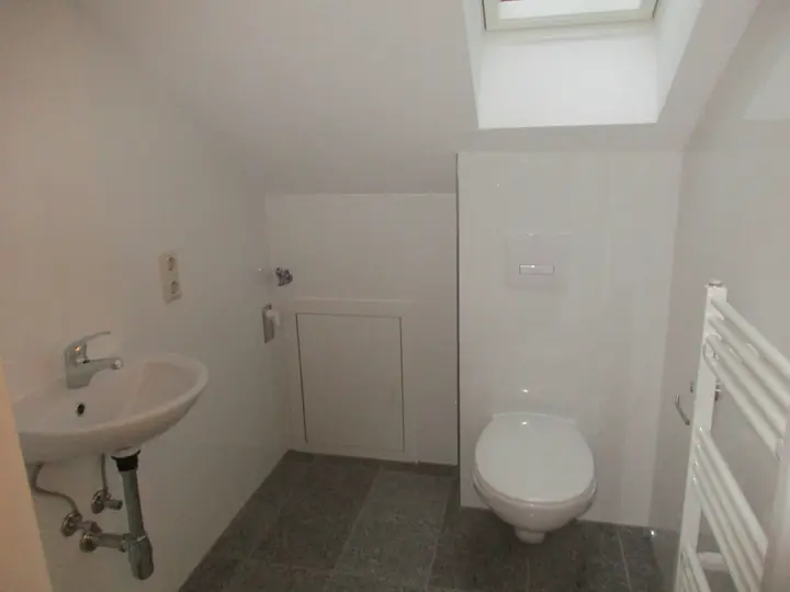 Gemütliche 3-Zimmer-Dachgeschosswohnung mit großer Dachterrasse und Garten in Dühren, Sinsheim, Foto 12 von 12