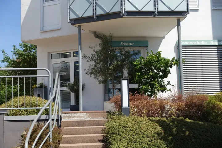 Nebenraum in modern eingerichtetem Friseursalon für selbständige Tätigkeit in Sinsheim, Foto 2 von 9