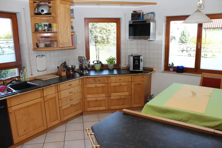 Exklusive 4,5-Zimmerwohnung über 2 Ebenen mit 2 Terrassen, Garten, Garage und 2 Stellplätzen in Adersbach, Sinsheim, Foto 8 von 25