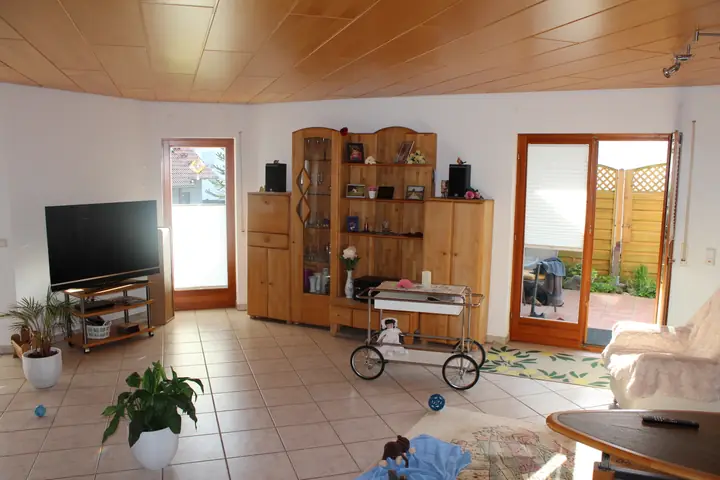 Exklusive 4,5-Zimmerwohnung über 2 Ebenen mit 2 Terrassen, Garten, Garage und 2 Stellplätzen in Adersbach, Sinsheim, Foto 5 von 25